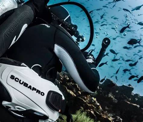 Cartello catalogo SCUBAPRO con 190 prodotti