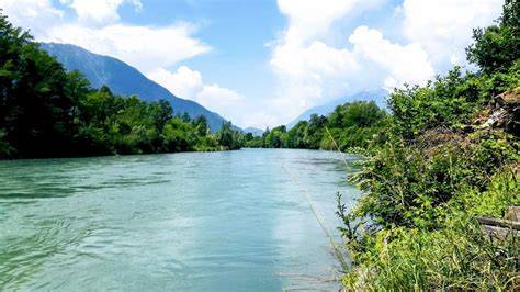 Immagine: panorami del fiume Adda tra Orobie