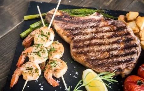 piatti surf and turf con contorni