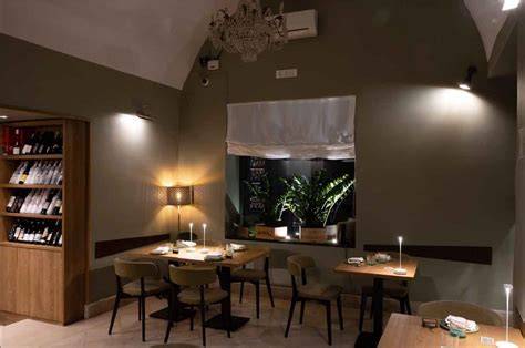 scorcio di ristorante classico anni 60-70
