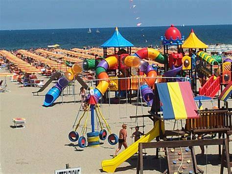 Area giochi e servizi stabilimento