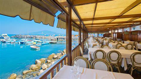 Ristorante sul mare e passeggiata