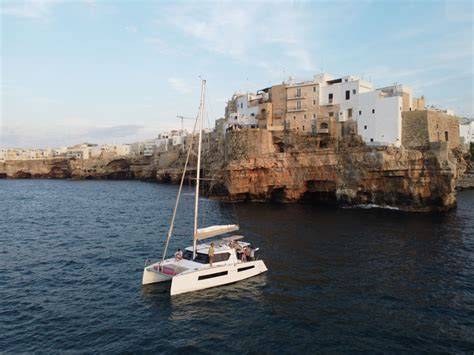 catamarano in mare aperto esperienze
