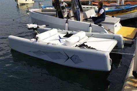 prototipo catamarano autocostruzione