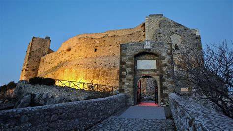 castello medievale Castel San Pietro sul Brione